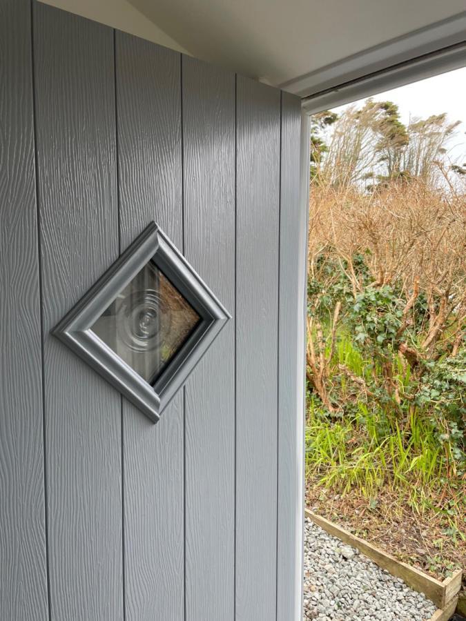 The Little Boathouse Heated Villa Holyhead Exterior photo